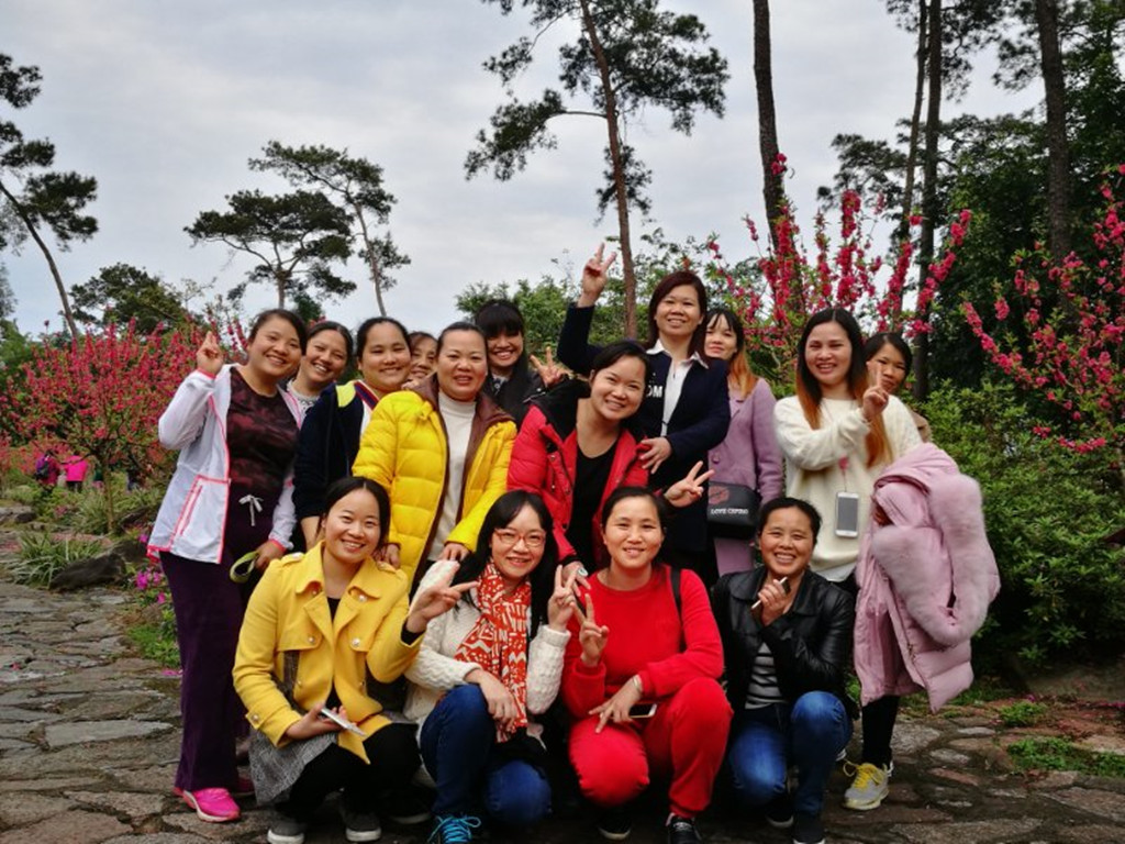 2018年三八节活动青秀山.jpg 2018年三八节活动青秀山.jpg